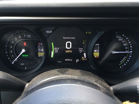 Used 2024 Jeep Wrangler Unlimited AWD/4WD image 2
