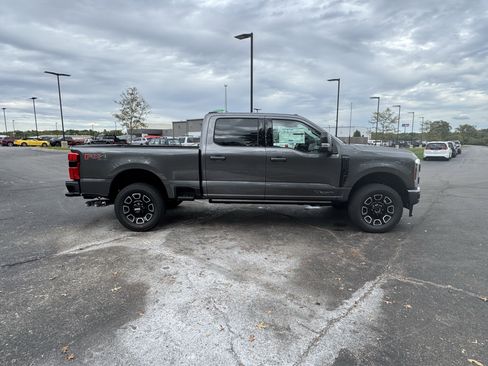 New 2026 Ford F250 Platinum image 5