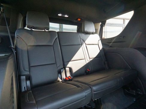 Used 2021 Chevrolet Tahoe Z71 w/ Z71 Signature Package AWD/4WD image 37