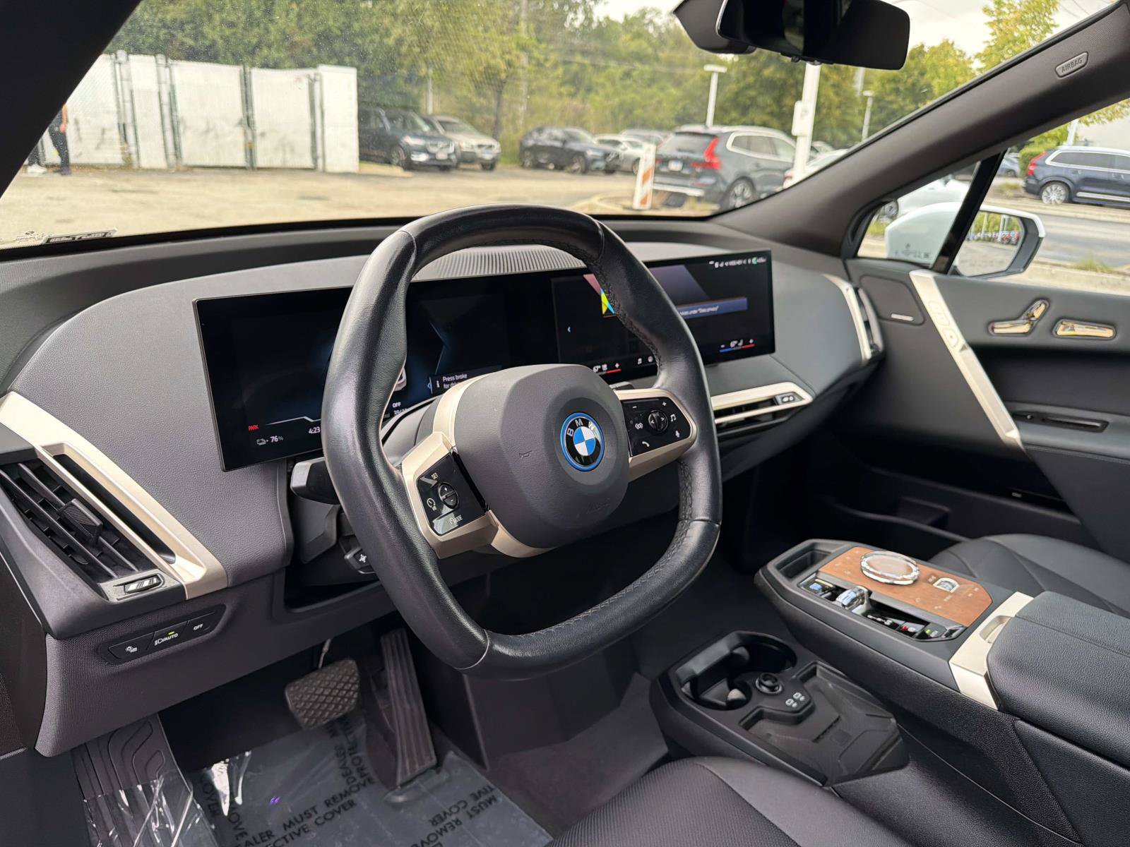 Certified 2024 BMW iX xDrive50 w/ Premium Package AWD/4WD image 37