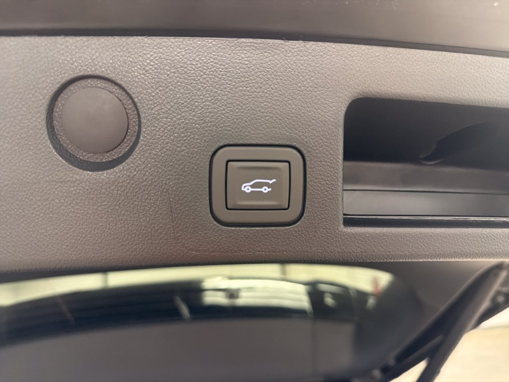 New 2027 GMC Terrain Elevation w/ Elevation Premium Package FWD image 17