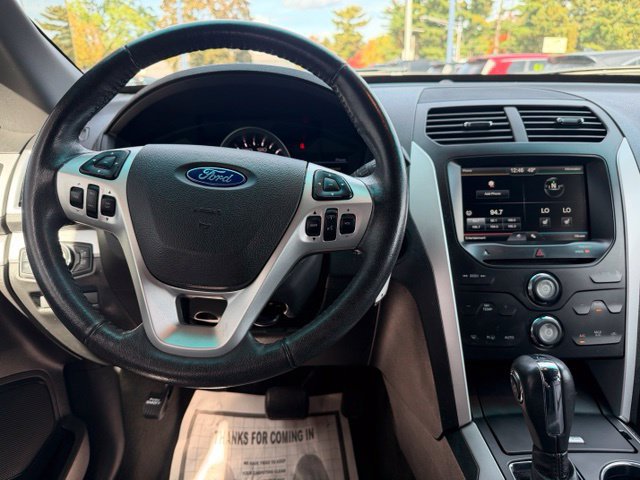 Used 2015 Ford Explorer XLT w/ Equipment Group 202B AWD/4WD image 21