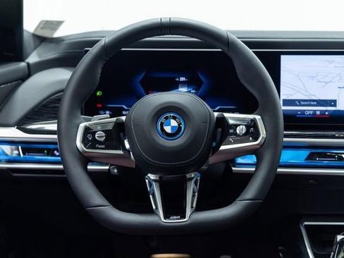 Used 2025 BMW i7 xDrive60 w/ Executive Package image 20