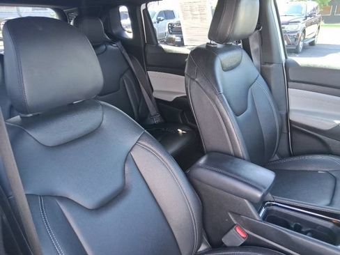Used 2025 Jeep Compass Limited AWD/4WD image 12
