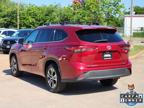 Used 2021 Toyota Highlander XLE FWD image 8