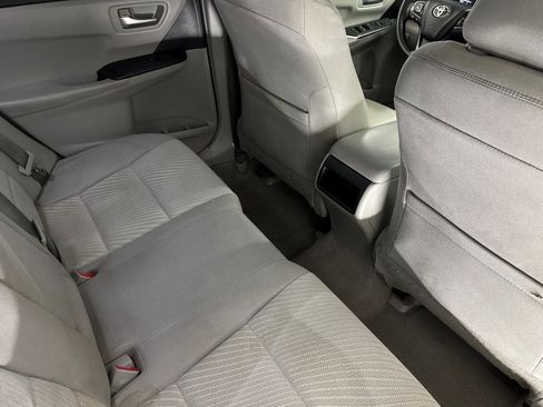 Used 2016 Toyota Camry LE image 28