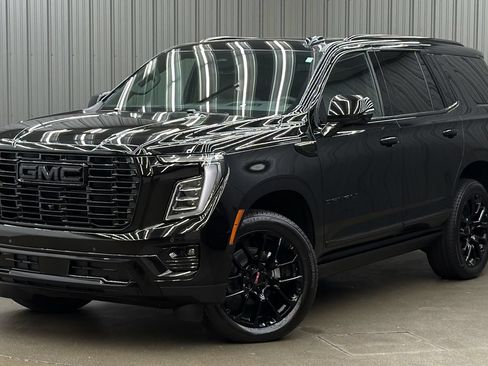 Used 2026 GMC Yukon Denali w/ Sun & Power Step Package AWD/4WD image 1