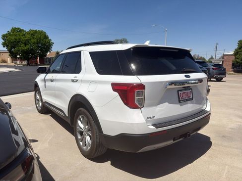 Used 2020 Ford Explorer XLT w/ Equipment Group 202A AWD/4WD image 4