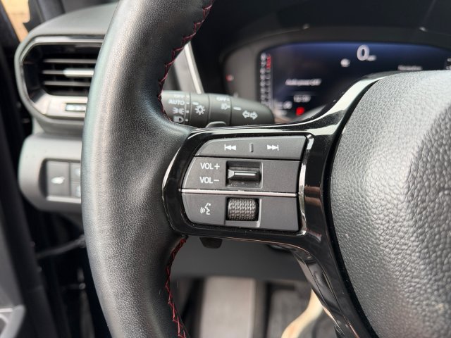 Used 2025 Honda Pilot Black Edition image 20