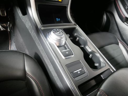 Used 2024 Ford Edge ST-Line w/ Class II Trailer Tow Package AWD/4WD image 24