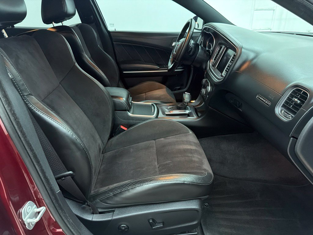 Used 2019 Dodge Charger R/T w/ Plus Group RWD image 32