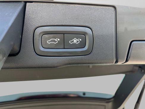 Used 2023 Volvo XC60 B5 Ultimate image 15