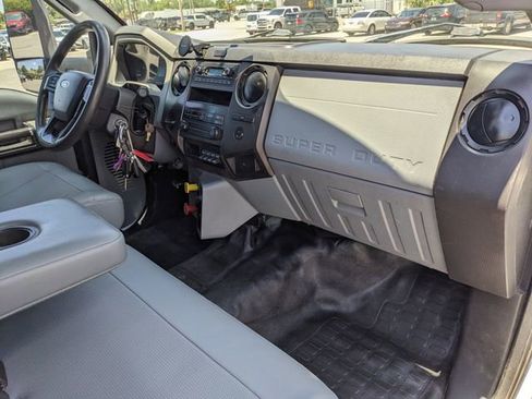Used 2021 Ford F750 2WD Crew Cab Super Duty image 14