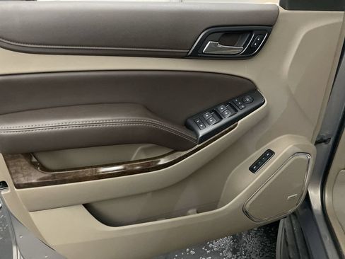 Used 2018 Chevrolet Tahoe LT w/ Luxury Package AWD/4WD image 16