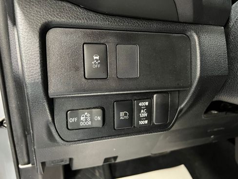 Used 2020 Toyota Tacoma TRD Sport image 12