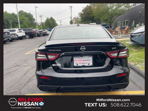 Certified 2023 Nissan Maxima SR w/ Sport Mat Group FWD image 4