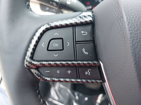 Used 2021 Toyota Highlander XLE FWD image 19