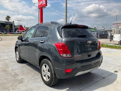 Used 2017 Chevrolet Trax LT w/ LT Convenience Package AWD/4WD image 2