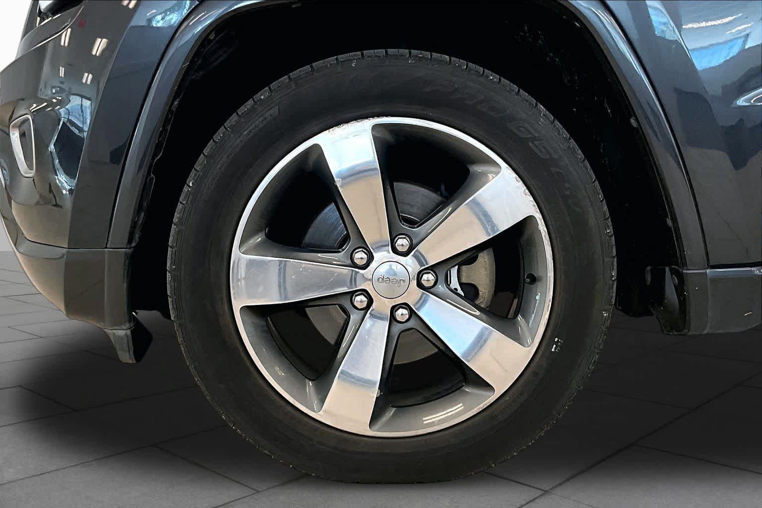 Used 2015 Jeep Grand Cherokee Overland RWD image 8