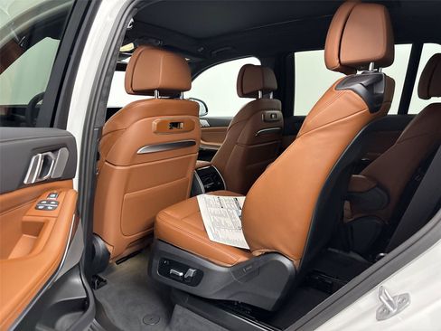 New 2027 BMW X7 xDrive40i w/ M Sport Package AWD/4WD image 29