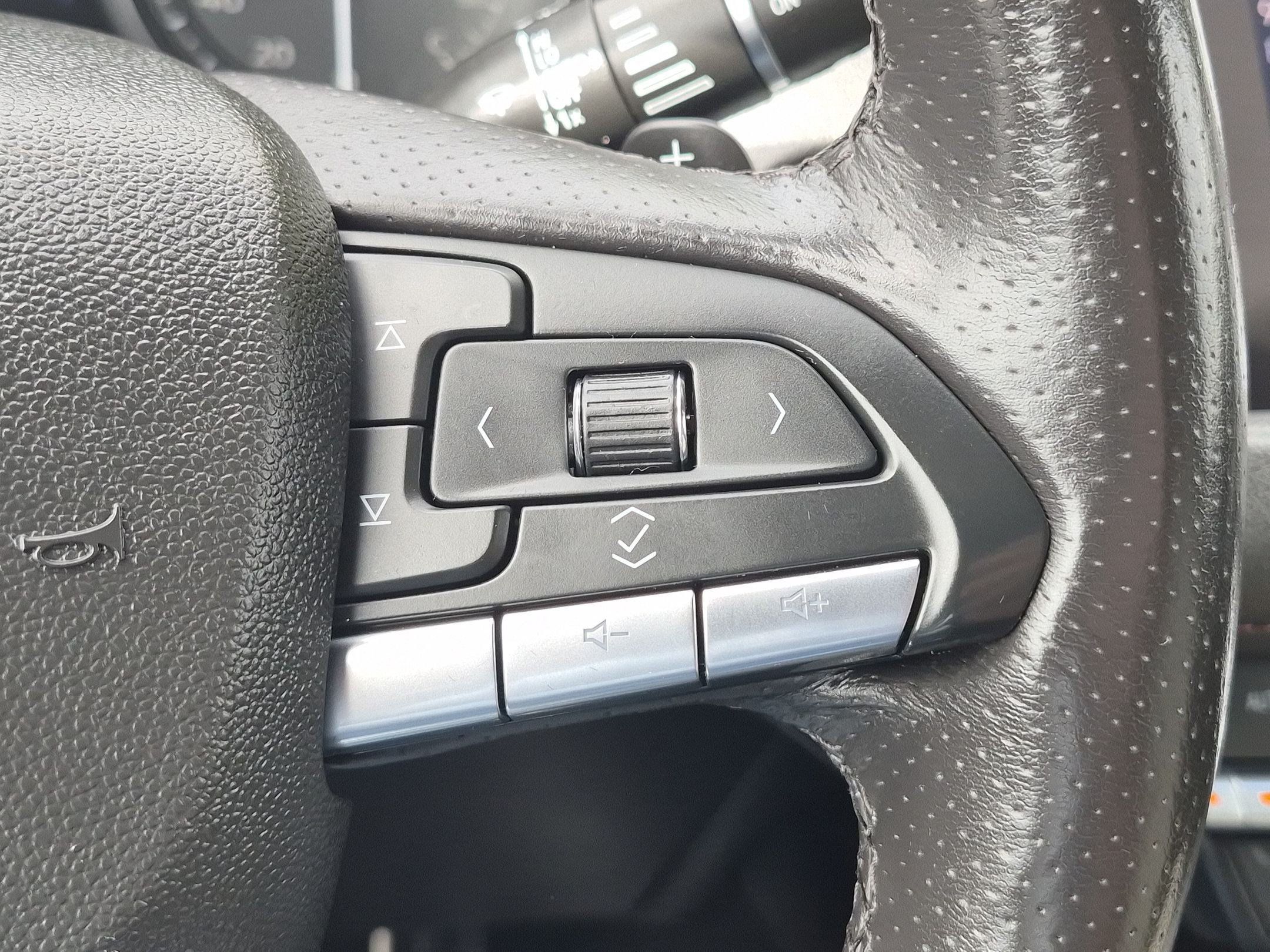 Used 2023 Cadillac XT4 Sport AWD/4WD image 17