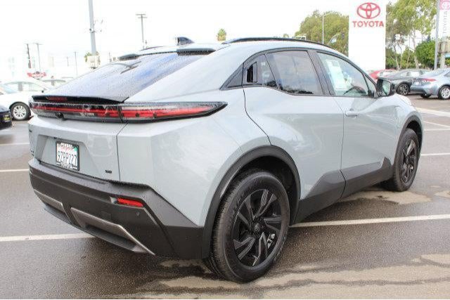 Certified 2026 Toyota C-HR AWD/4WD image 18