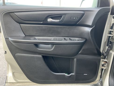 Used 2017 Chevrolet Traverse LT image 13