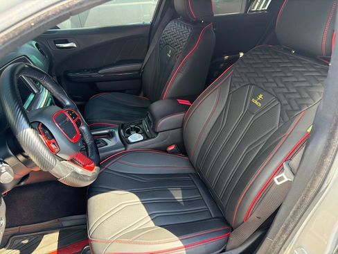 Used 2020 Dodge Charger SXT w/ Driver Convenience Group RWD image 2