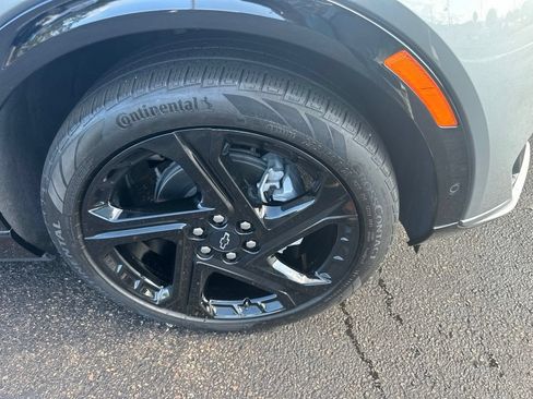 Used 2024 Chevrolet Equinox EV RS FWD image 2