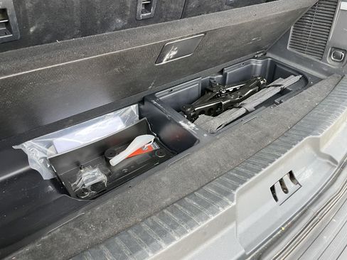Used 2024 Ford Expedition XLT RWD image 46