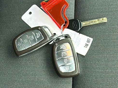 Used 2021 Hyundai Ioniq SE image 29