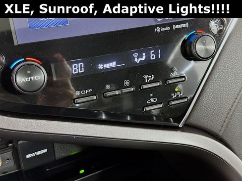 Used 2018 Toyota Camry XLE image 16