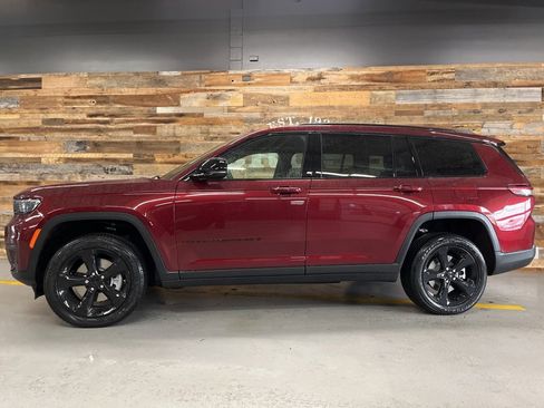 New 2025 Jeep Grand Cherokee L Altitude image 21