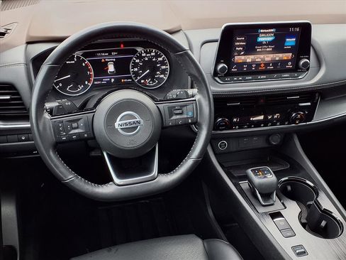 Used 2021 Nissan Rogue SV w/ Premium Package image 13