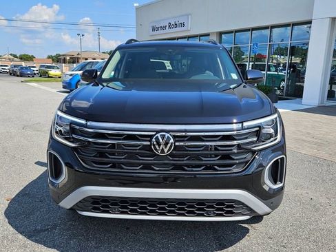 New 2026 Volkswagen Atlas Peak Edition image 2