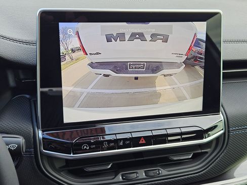 New 2026 Jeep Compass Latitude image 19