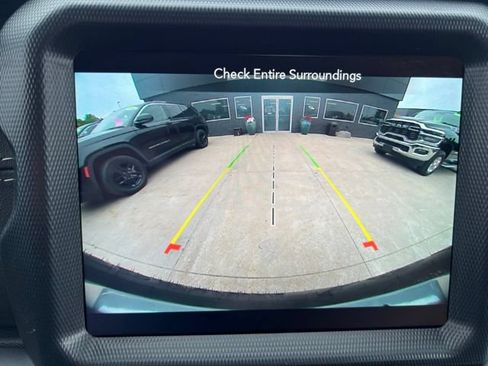 Used 2021 Jeep Wrangler Unlimited Sahara w/ Uconnect 4C Nav & Sound Group AWD/4WD image 27
