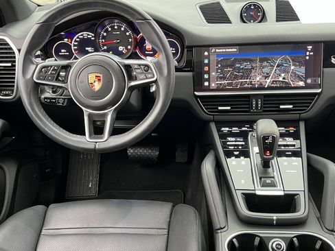 Certified 2022 Porsche Cayenne Platinum Edition image 15