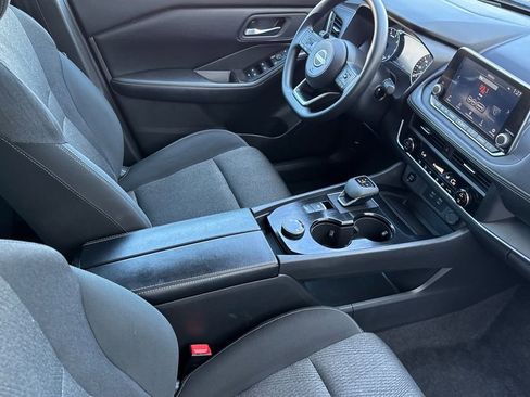 Used 2024 Nissan Rogue SV image 16