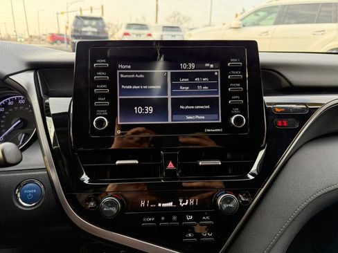 Used 2021 Toyota Camry SE w/ Cold Weather Package image 34