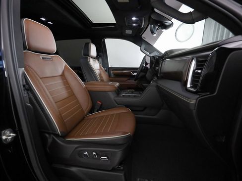 Used 2024 GMC Sierra 3500 Denali Ultimate image 12