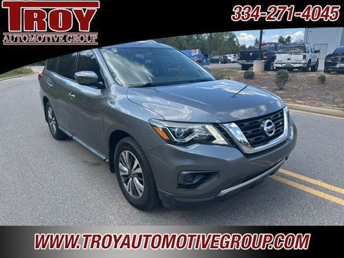 Used 2020 Nissan Pathfinder S image 3