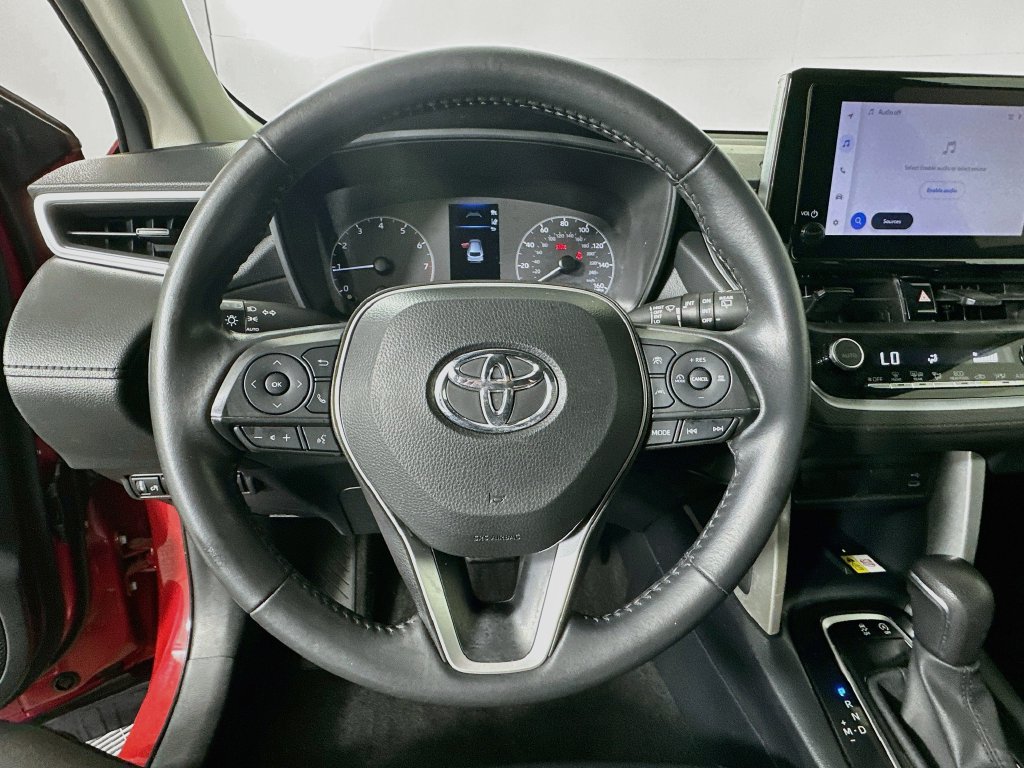 Used 2023 Toyota Corolla Cross LE FWD image 11