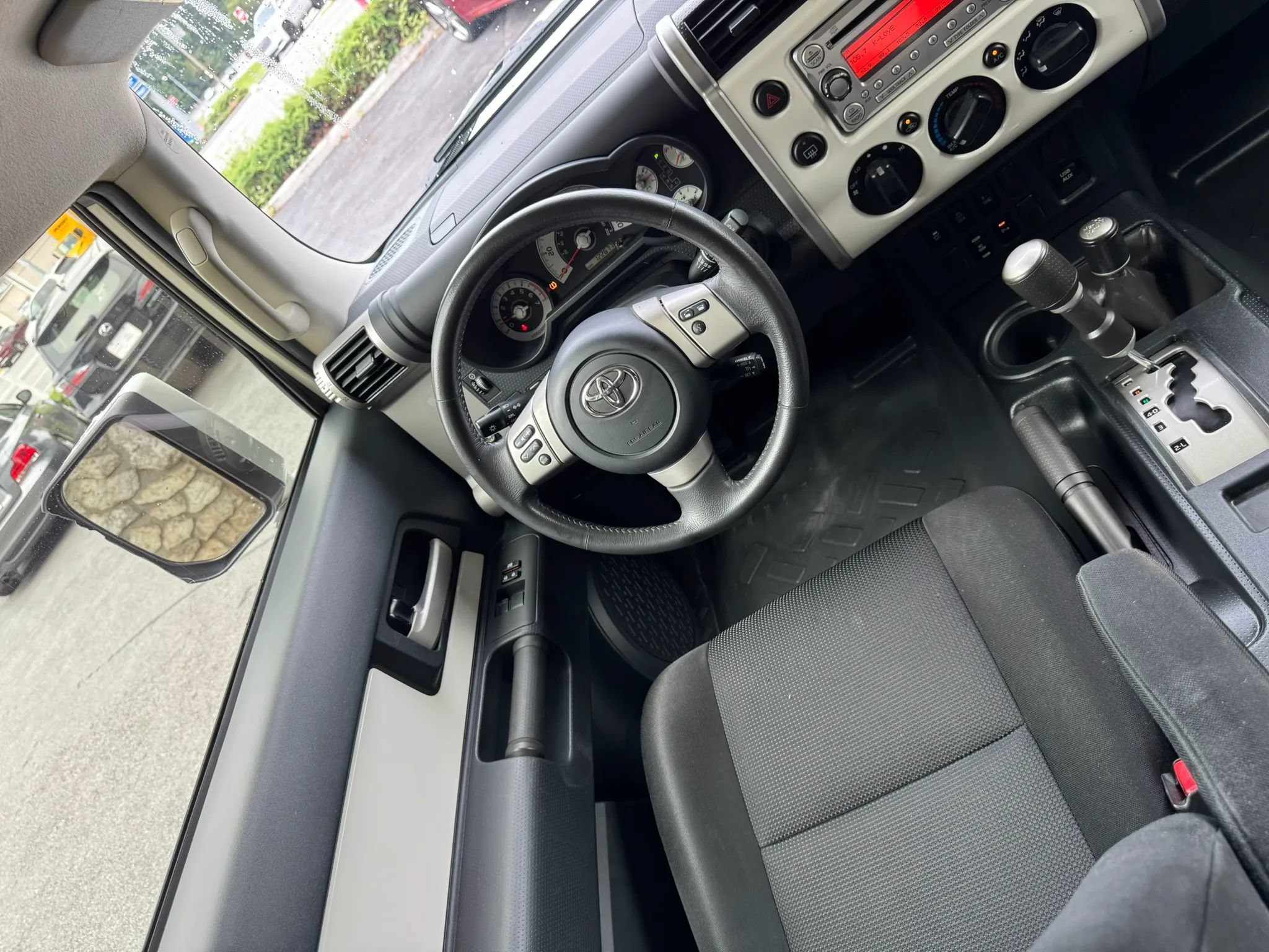 Used 2014 Toyota FJ Cruiser 4WD w/ Upgrade Package image 11