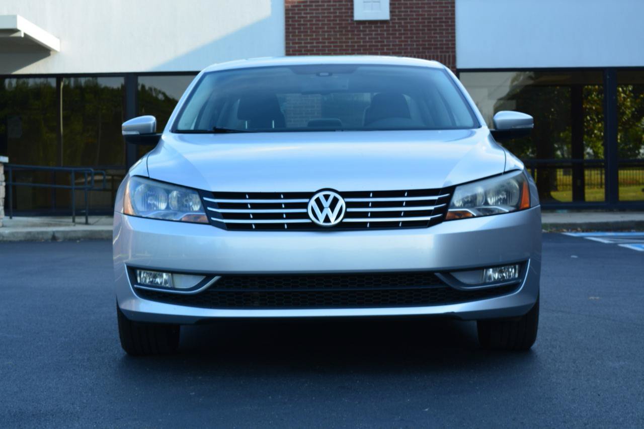Used 2014 Volkswagen Passat TDI SEL Premium FWD image 2