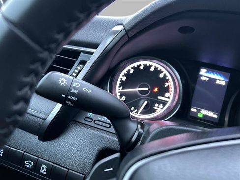 Used 2023 Toyota Camry SE image 24