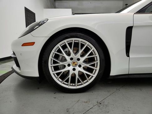 Used 2019 Porsche Panamera 4 AWD/4WD image 32