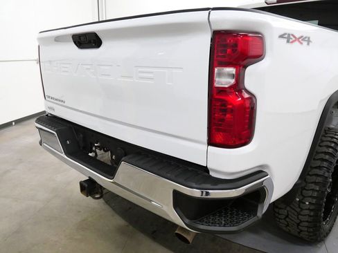 Used 2024 Chevrolet Silverado 2500 W/T w/ WT Convenience Package AWD/4WD image 9