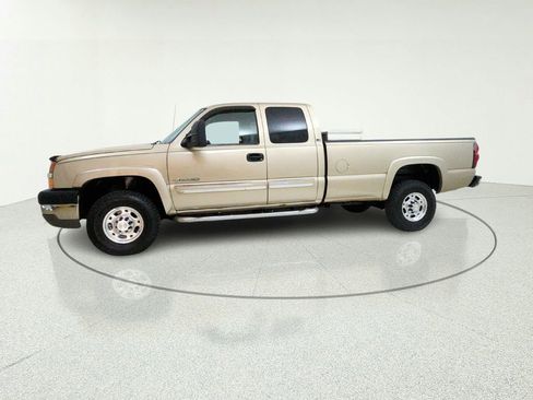 Used 2004 Chevrolet Silverado 2500 LS AWD/4WD image 4