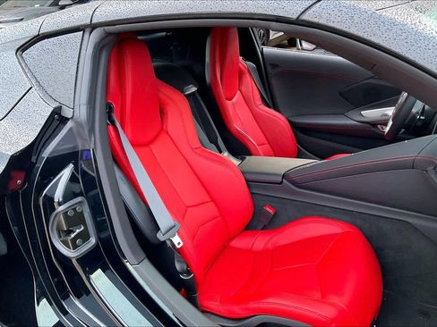 Used 2025 Chevrolet Corvette Z06 image 9